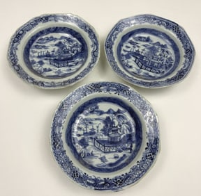 Antique 18th C Chinese Porcelain Set of Bowls