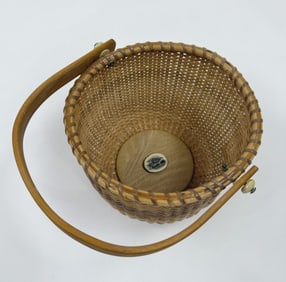 Vintage Handmade Nantucket Basket w Scrimshaw