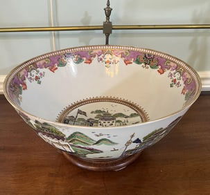 Large Scale Chinese Porcelain Hand Painted Bowl