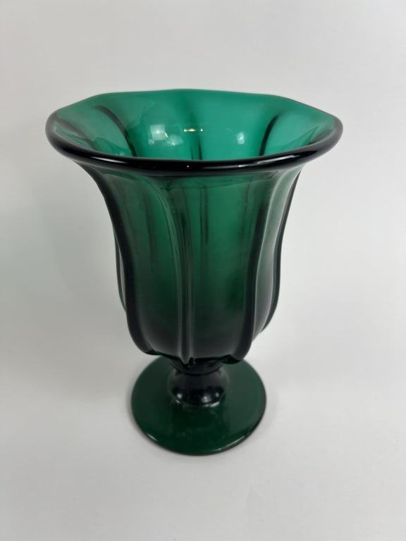 Vintage Blown Art Glass Green Urn Form Vase: Vintage Mid Century Modern C 1960s Blown Art Glass Green Urn Form Footed Vase. With ribbed detail. Pontil mark on the bottom. Possibly Metropolitan Museum Shop produced in Portugal from examples found