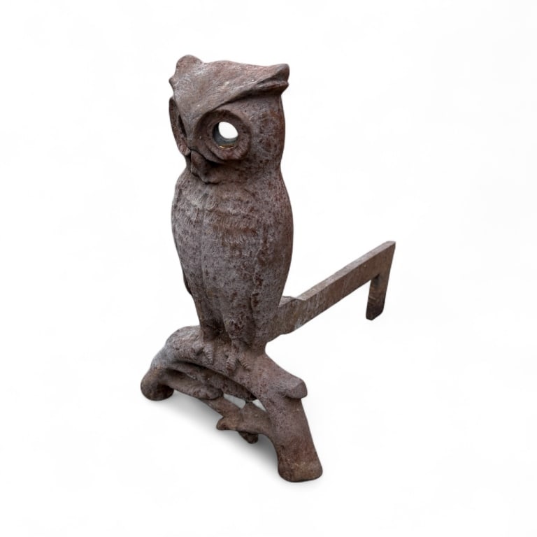 Antique 19th C Single Cast Iron Owl Andiron: Antique 19th C Single Cast Iron Owl Andiron. Measures 15.5 x 16.5 x 9.5 inches.