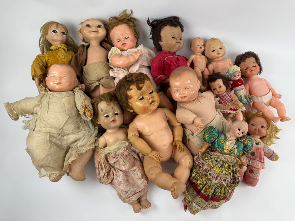 Collection of Antique & Vintage Baby & Girl Dolls (1 of 9)