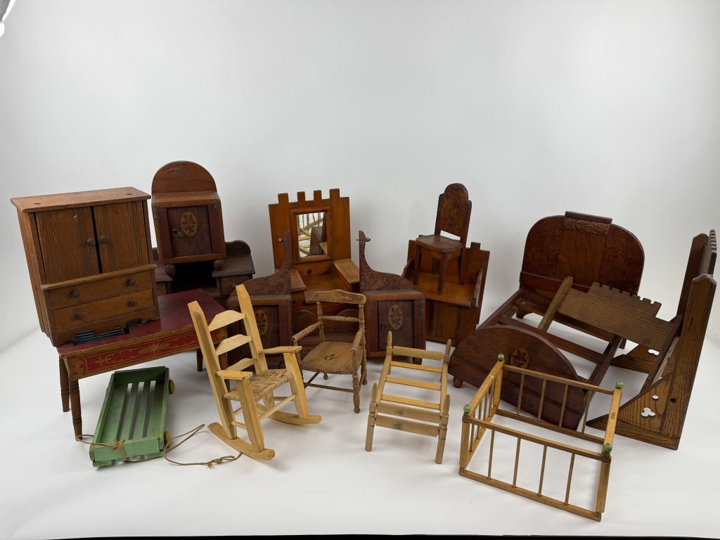 Antique & Vintage Doll Size Child Size Furniture (1 of 12)