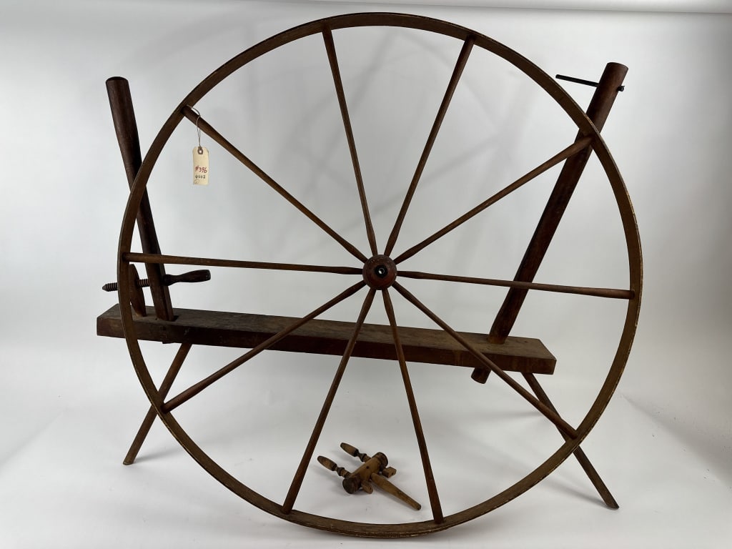 Antique 19th C American Wooden Spinning Wheel (1 of 8)