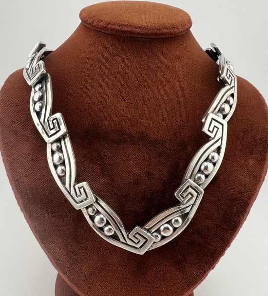 Impressive Los Castillo Sterling Silver Necklace: Impressive Los Castillo Sterling Silver Necklace. Modernist design sterling silver articulated necklace. Hallmarked LOS CASTILLO TAXCO, Hecho en Mexico, 944A. Measures 15 inches in length.