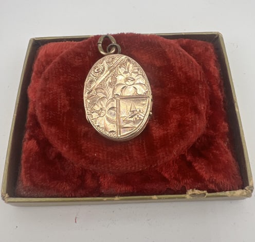 Antique 19th C 10kt Yellow Gold Locket Pendant (1 of 7)