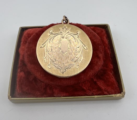 Antique C 1900 Edwardian 10kt Gold Locket Pendant (1 of 9)