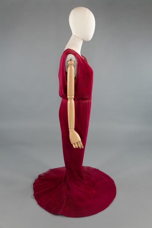 Vintage 1960s Balenciaga Accordion Pleat Gown - 9