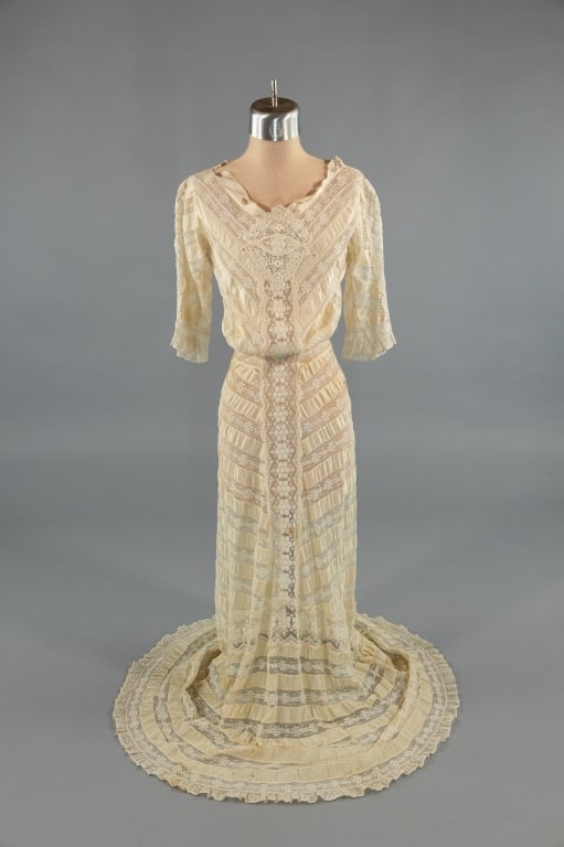 Antique Edwardian 1900s Silk Ribbon Lace Dress: Antique Edwardian 1900s Silk Ribbon Lace Tea Dress Lawn Gown. Stripes of silk ribbon and lace throughout. Hooks up center back to close. Wear throughout as shown. Measures 30 - 32 inch bust, 20 - 22 i