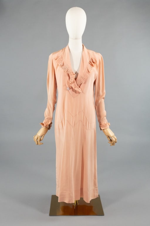 Vintage 1930s Pink Silk Golflex Deco Day Dress: Vintage 1930s Pink Silk Golflex Art Deco Day Dress. Long sleeves with pleated details at cuffs & collar. Non-functional mother of pearl MOP buttons at front. No closures, slides over head. Light wear