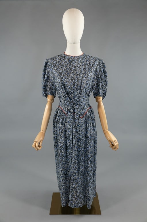 Vintage 1930s Cotton Floral Feedsack Day Dress: Vintage 1930s Blue Cotton Floral Feedsack Button Front Day Dress. With ruching through bust and waist. Buttons down center back with short sleeves. Open at side as shown. Detachable belt at waist. Mea