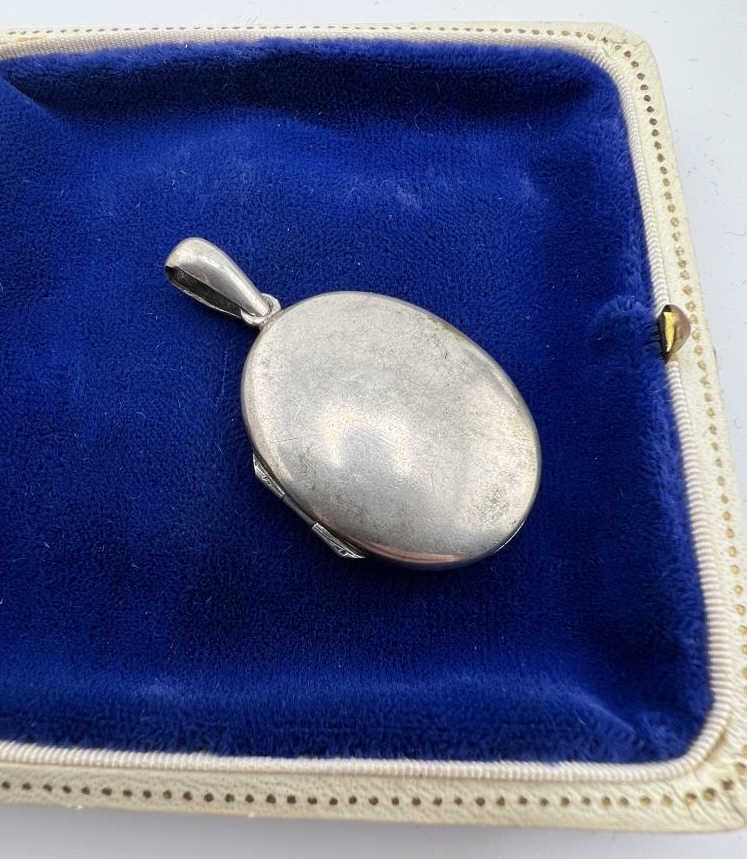 Antique 19th C Victorian Sterling Silver Locket (1 of 8)