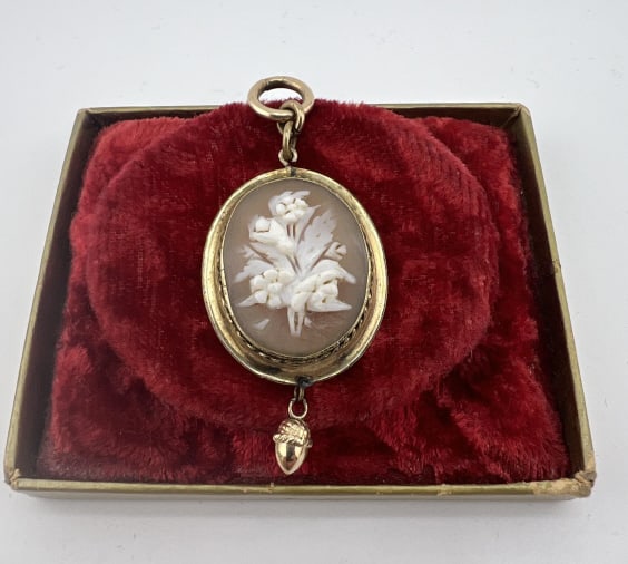 Antique 19th C Victorian Floral Cameo Pendant (1 of 6)