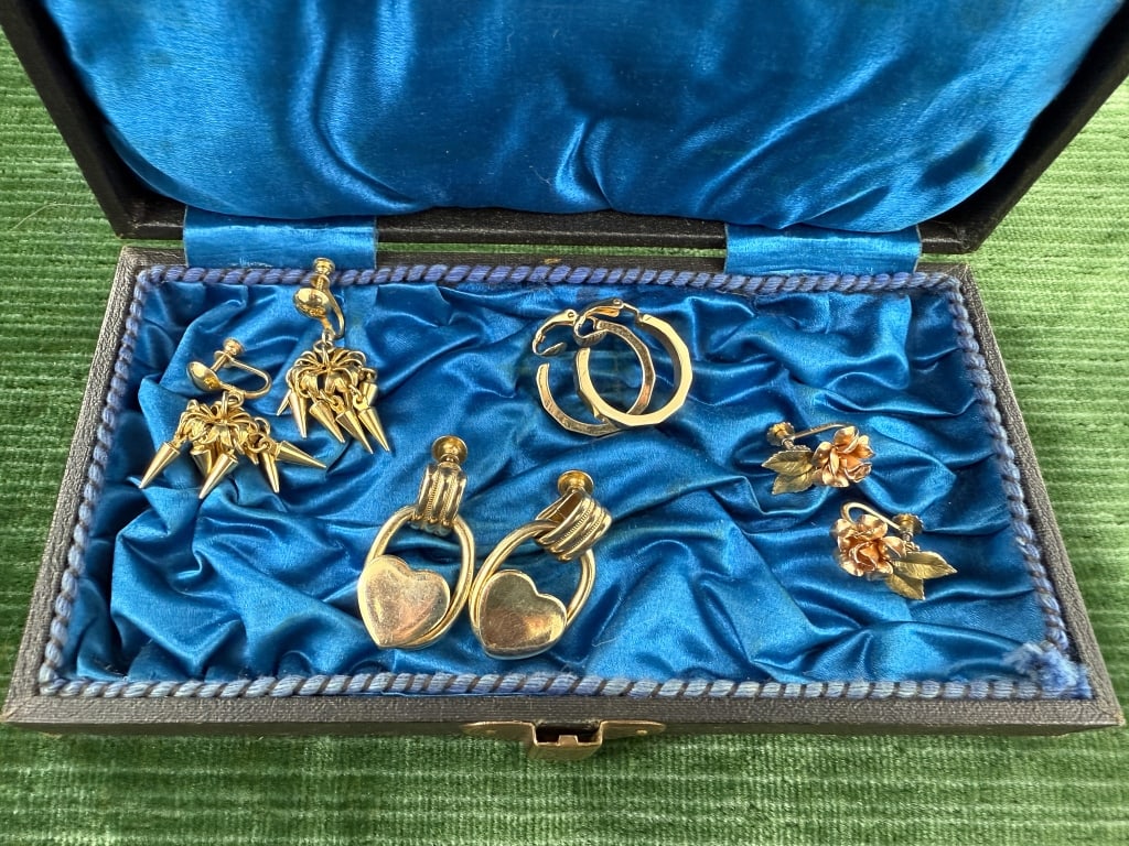 Collection of Gold Tone Screw & Clip On Earrings: Collection of Gold Tone Screw Back & Clip On Earrings. Four pairs in total - longest measures 1.25 inches long.
