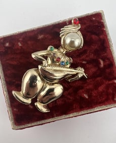 Vintage Costume Jewelry Genie Sultan Motif Brooch