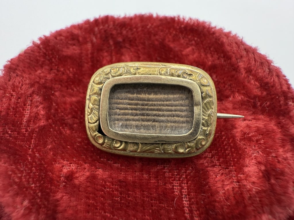Antique Gold Fill Hair Work Mourning Fichu Pin (1 of 3)