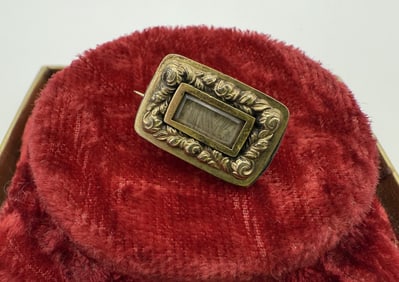 Antique 10k Gold Hair Work Mourning Fichu Pin