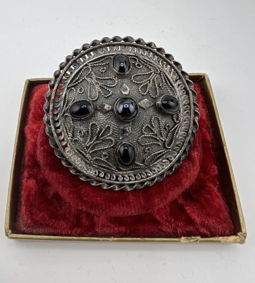 Estate Sterling & Cabochon Garnet Necklace Pendant (1 of 8)