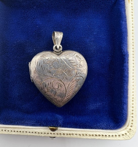 Vintage Chased Sterling Silver Heart Motif Locket (1 of 6)