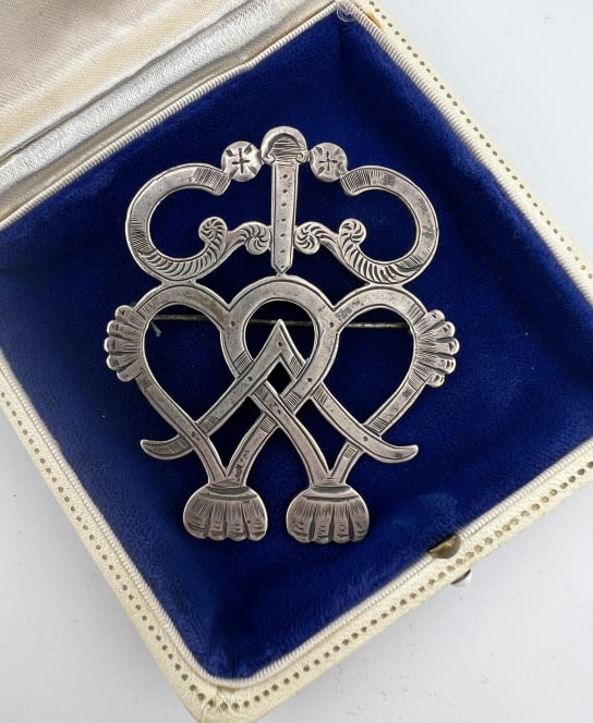 Antique Scottish Sterling Luckenbooth Heart Brooch (1 of 7)