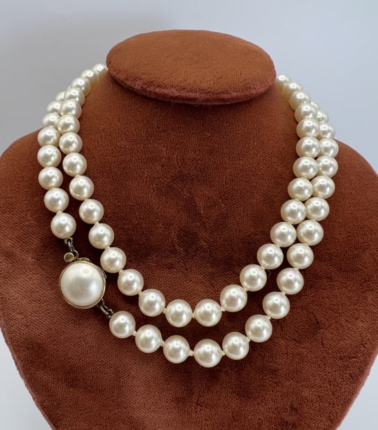Estate Hand Knotted Cultured Pearl Necklace Strand (1 of 9)