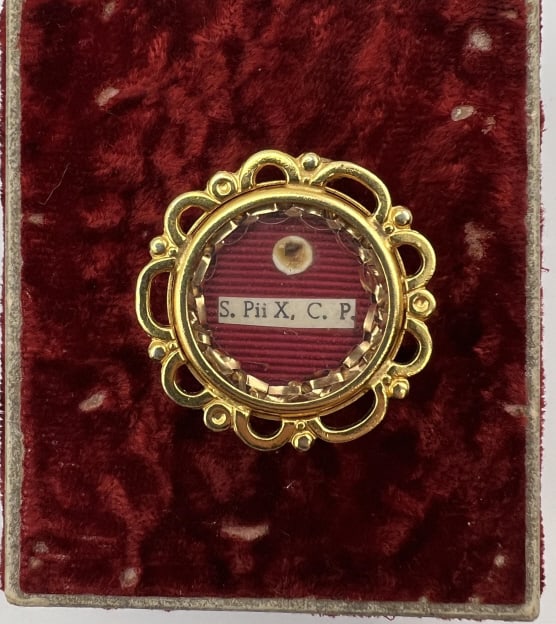 Antique Pope Pius Catholic Reliquary Pendant (1 of 7)