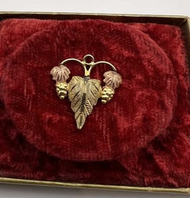 Estate 12kt Two Tone Gold Black Hills Gold Pendant