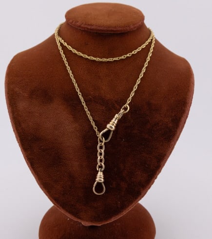 Estate Gold Filled Rope Chain w Antique Dog Clips: Estate Gold Filled Rope Necklace Chain w Two Antique Dog Clips. Measures approximately 20.5 inches in length.