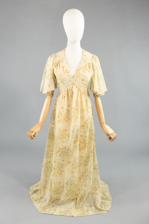 Vintage 1970s Lord & Taylor Floral Prairie Dress (1 of 8)