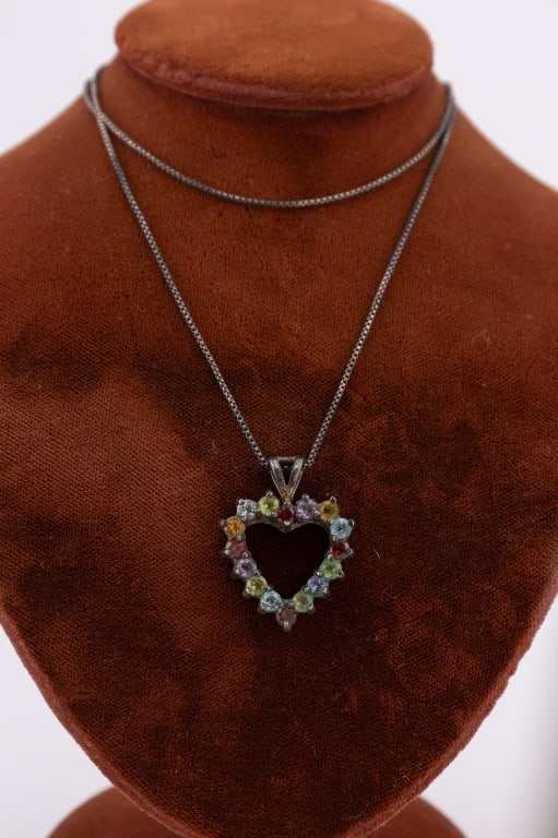 Italian Sterling Necklace Chain w Gemstone Heart: Italian Sterling Silver Necklace Chain w Gemstone Heart Necklace Pendant. Chain is hallmarked at clasp 925 and ITALY. Heart pendant is hallmarked on the back. Chain measures approximately 18 inches in