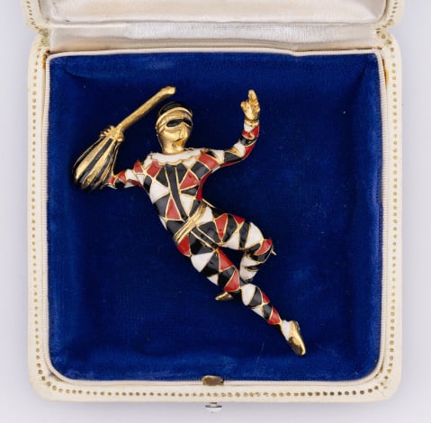 Vintage Harlequin Design Enamel Decorated Brooch: Vintage Harlequin Design Enamel Decorated Brooch. Great figural design costume jewelry gilt metal brooch with extensive enamel decoration depicting a court jester or harlequin / clown with lute. Measu