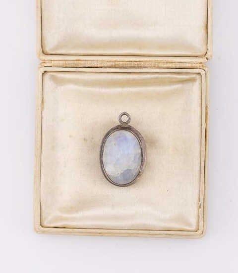 Sterling Silver & Cabochon Moonstone Pendant (1 of 7)