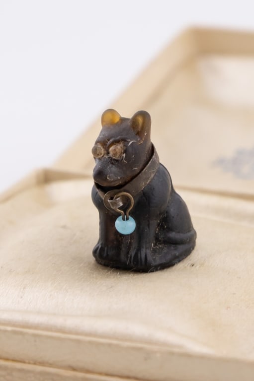 Antique 1920s 1930s Czech Art Glass Pendant: Antique 1920s 1930s Czech Art Glass Necklace Pendant or Charm. Figural seated dog pendant. Measures just over .75 of an inch in length.