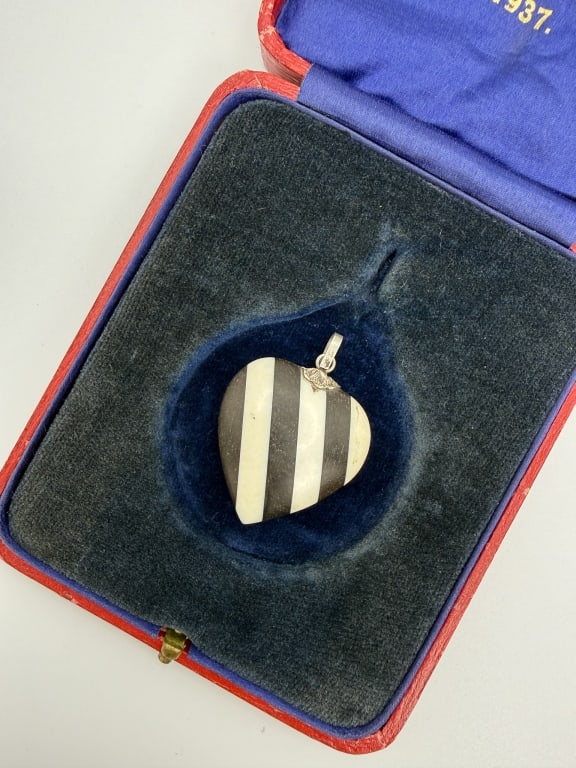 Vintage Ebony & Bone Striped Heart Pendant Charm: Vintage Ebony & Bone Striped Heart Pendant Charm with diagonal stripes throughout and small silver tone bail. Measuring approximately 1.5 inches long including bail.