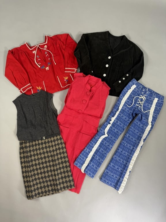 Group of Vintage 1960s - 1970s Women's Clothing (1 of 7)