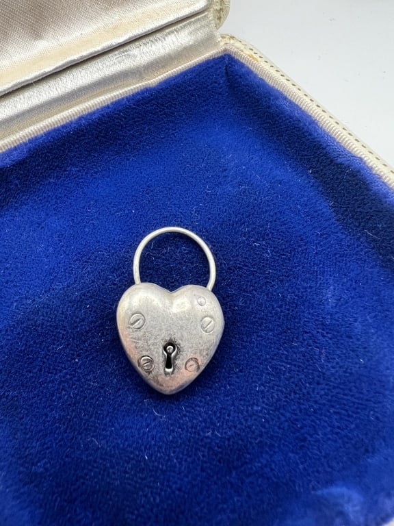 Sterling Silver Heart Form Padlock Pendant / Clasp (1 of 8)