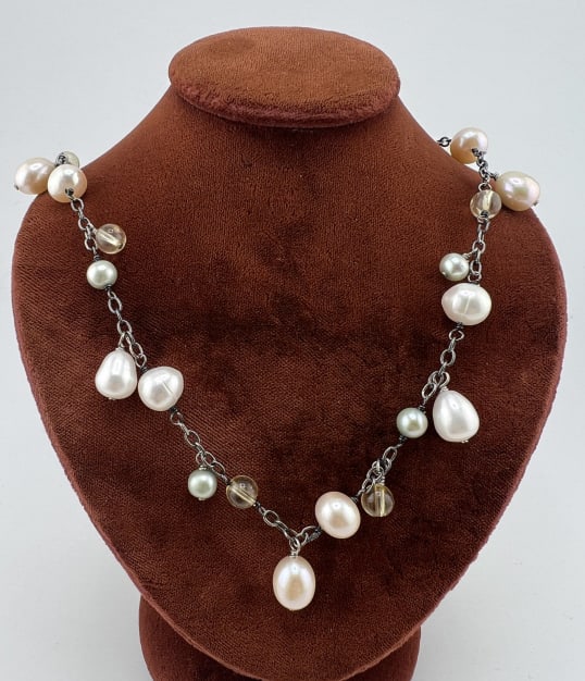 Vintage Sterling Silver & Baroque Pearl Necklace: Vintage Sterling Silver & Baroque Pearl Necklace.Vintage sterling silver rolo link necklace chain set with high luster cultured baroque pearl beads and charms. Clasp is hallmarked for sterling. Chain
