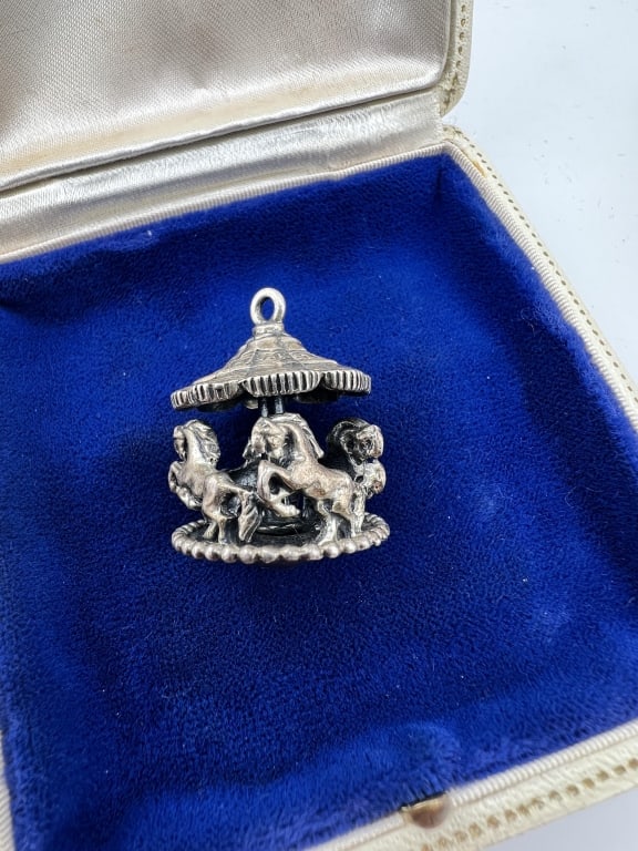 Vintage Figural Carousel Sterling Silver Charm (1 of 3)