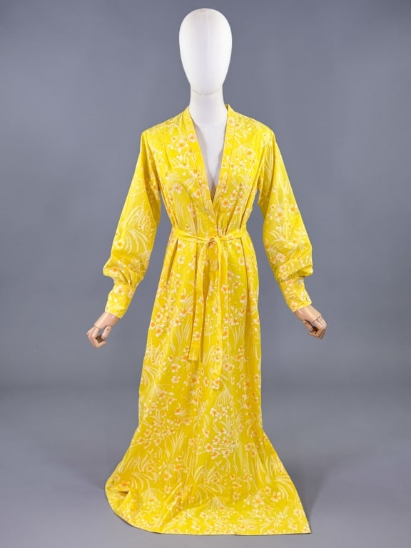 Vintage 1960s Lilly Pulitzer Floral Maxi Dress: Vintage 1960s Lilly Pulitzer Floral Maxi Dress having low cut neckline and side pockets with removable belt at waist. Labeled The Lilly - Lilly Pulitzer Inc. Measuring 40 inch bust, 54 inches long, 23