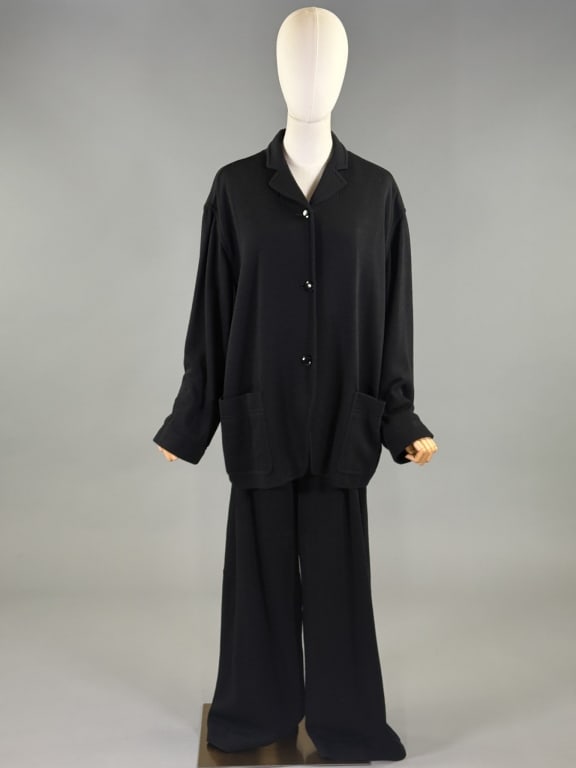 Vintage 1990s Isaac Mizrahi Knit Jacket Pants Set: Vintage 1990s Isaac Mizrahi Knit Jacket & Pants Suit Set having notched lapel collar, single breasted button front closure and two front patch pockets, fully lined. Pants close at center back with zip