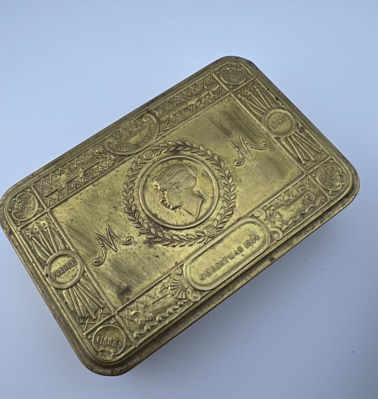 Antique 1914 WWI Princess Mary Christmas Gift Box (1 of 7)