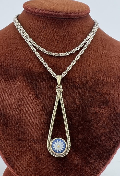 Sterling Silver Necklace Chain w Wedgwood Pendant (1 of 8)