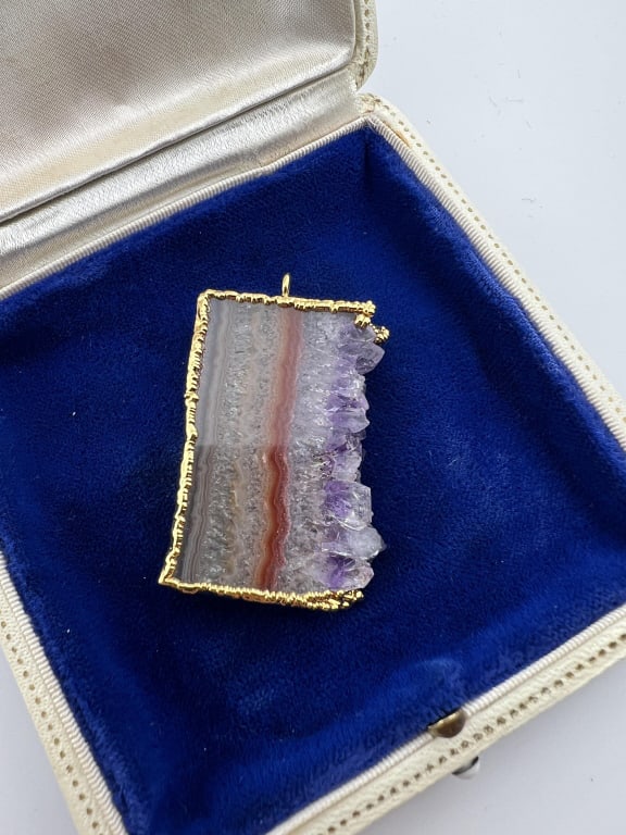 Gilt Metal Amethyst Geode Crystal Necklace Pendant: Gilt Metal Amethyst Geode Crystal Necklace Pendant. Measures 1.75 inches in length.
