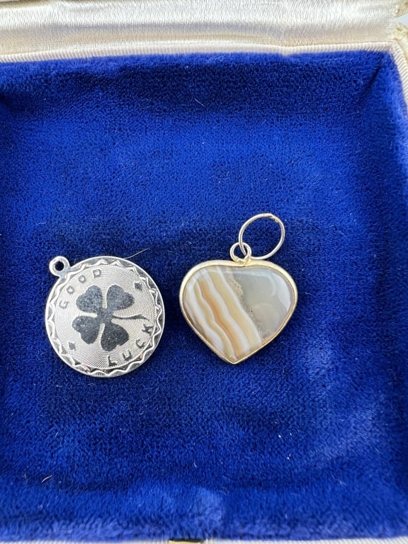Vintage Sterling Good Luck Four Leaf Clover Charm: Vintage Sterling Good Luck Four Leaf Clover Necklace Pendant or Charm. Together with a banded agate heart form necklace pendant or charm. Four leaf clover hallmarked STERLING, measures just under 1 in