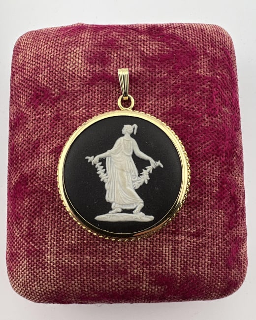Vintage Wedgwood Black Jasperware Necklace Pendant (1 of 6)