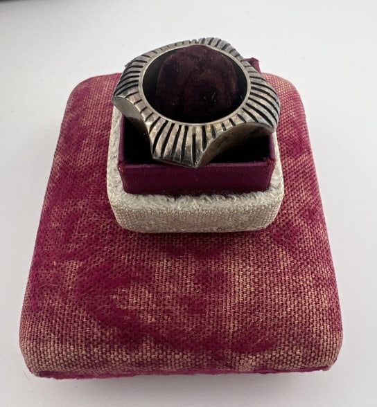 Vintage Modernist English Sterling Band / Ring: Vintage Modernist English Sterling Silver Band / Ring. Hallmarked EF and with English hallmarks for London. Ring size 5.25