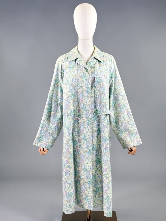 Vintage 1990s Bill Blass Fruit Print Trench Coat: Vintage 1990s Bill Blass Fruit Print Trench Coat having print throughout with button front closure, fully lined. Labeled Bill Blass - marked size 8. Measuring 42 inch bust, 42 inches long, 22 inch sle