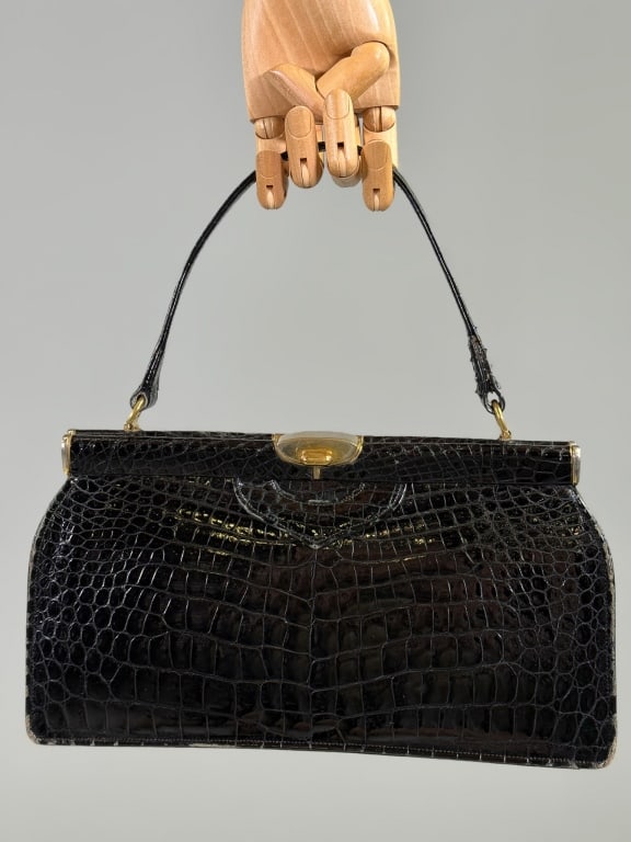 Vintage 1960s Saks Fifth Avenue Alligator Skin Bag (1 of 10)