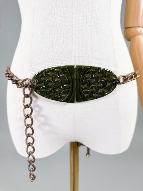 Vintage 1940s Carved Bakelite Buckle Chain Belt (1 of 9)