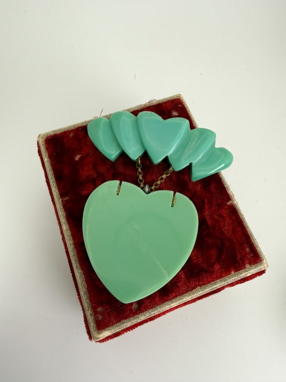 Vintage 1940s Celluloid Heart Locket Pin Brooch (1 of 14)